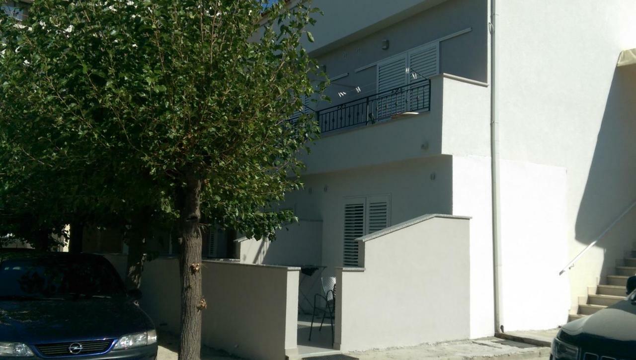 Apartmani Dina Makarska Exterior foto