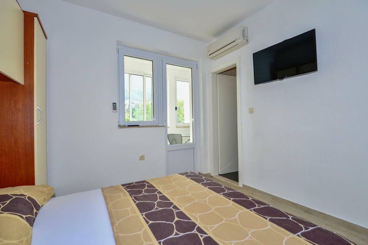 Apartmani Dina Makarska Exterior foto