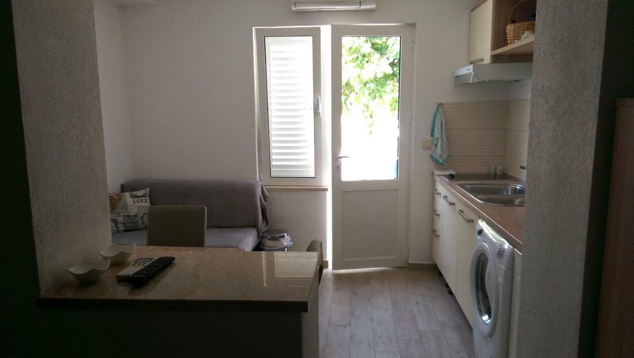 Apartmani Dina Makarska Exterior foto