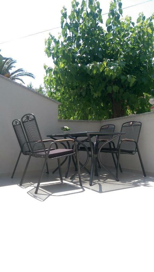 Apartmani Dina Makarska Exterior foto