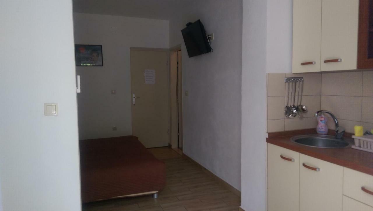 Apartmani Dina Makarska Exterior foto