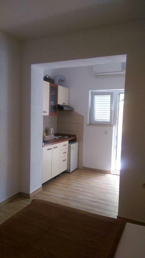 Apartmani Dina Makarska Exterior foto