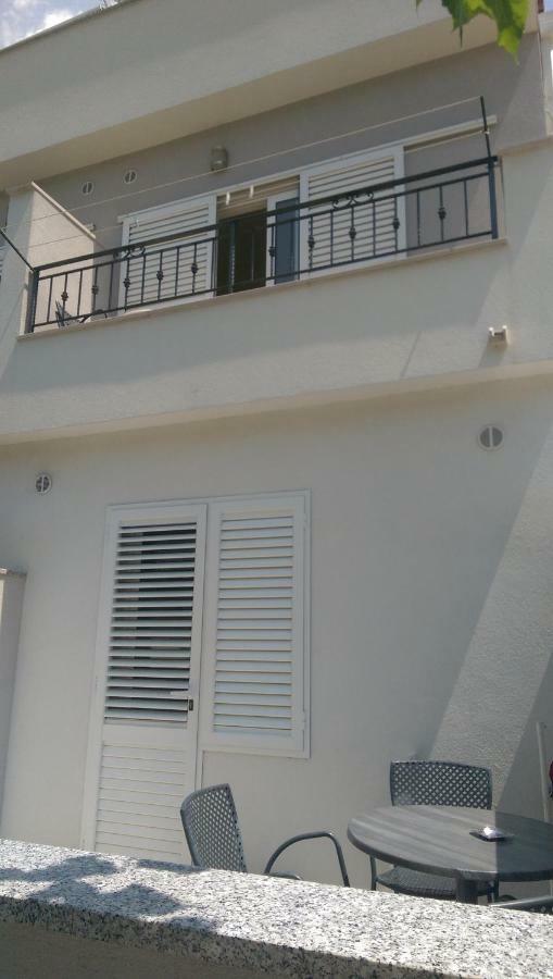 Apartmani Dina Makarska Exterior foto