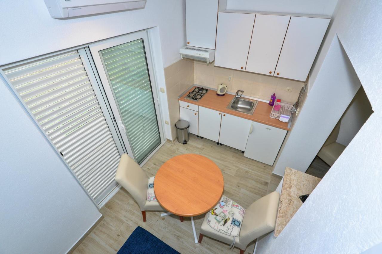 Apartmani Dina Makarska Exterior foto